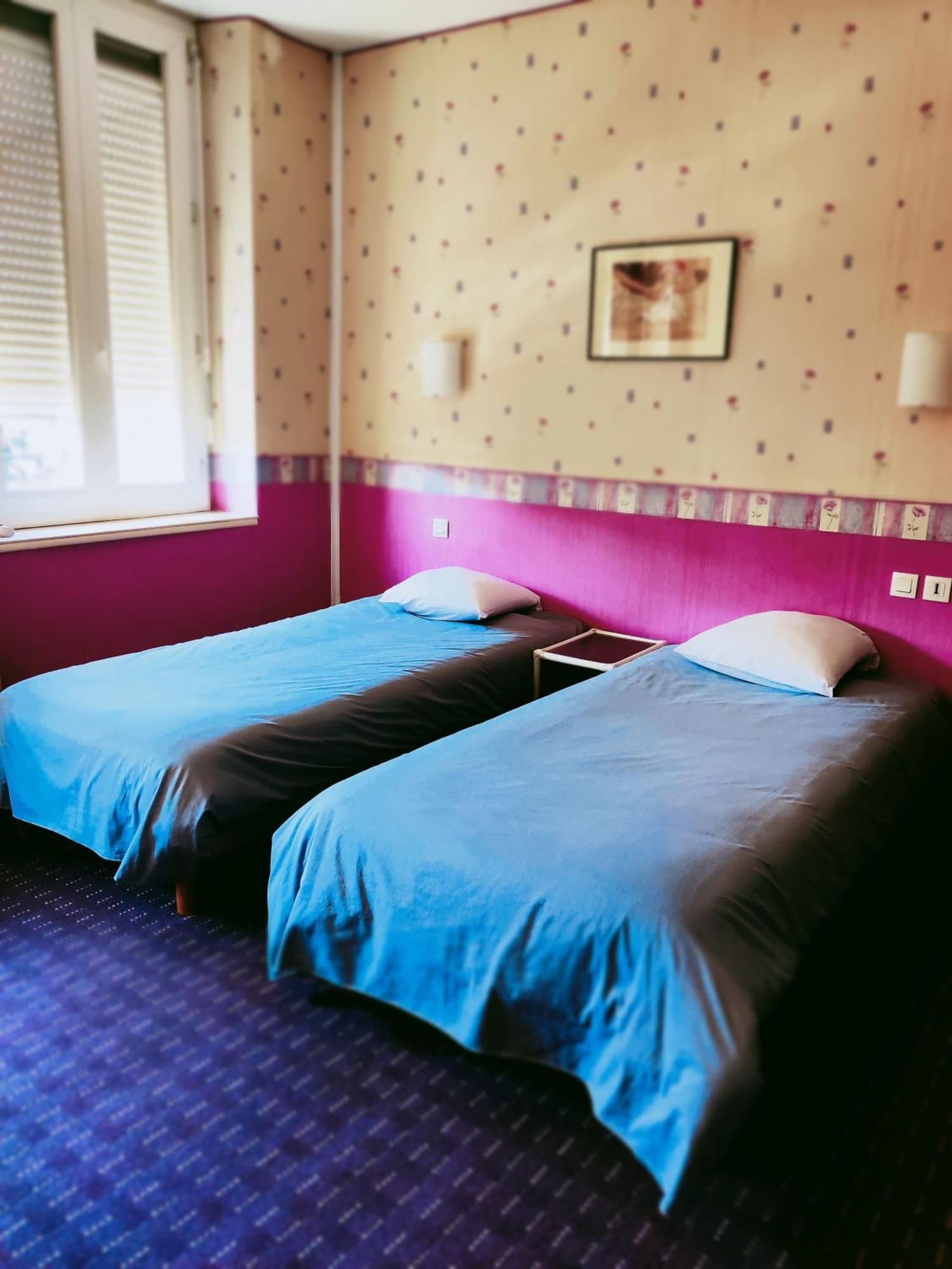 Hotel Saint - Pierre Villedieu-les-Poëles Eksteriør billede