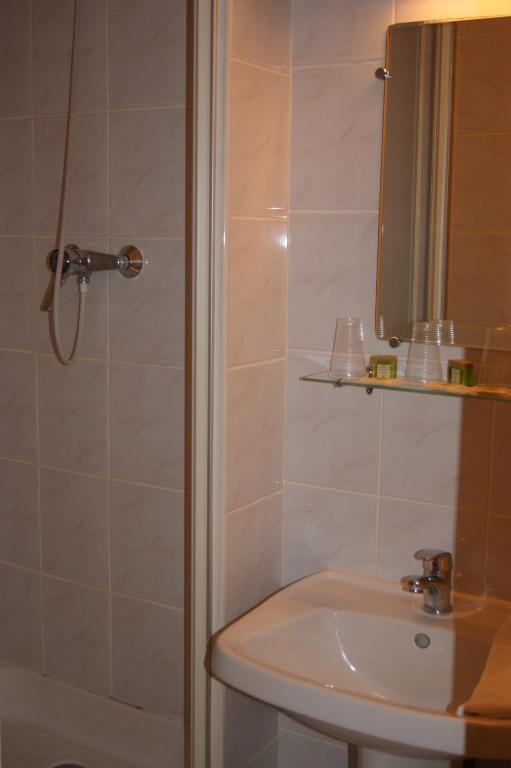Hotel Saint - Pierre Villedieu-les-Poëles Værelse billede